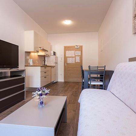 Apartments Crnekovic Tomislava 8A Baška Eksteriør bilde